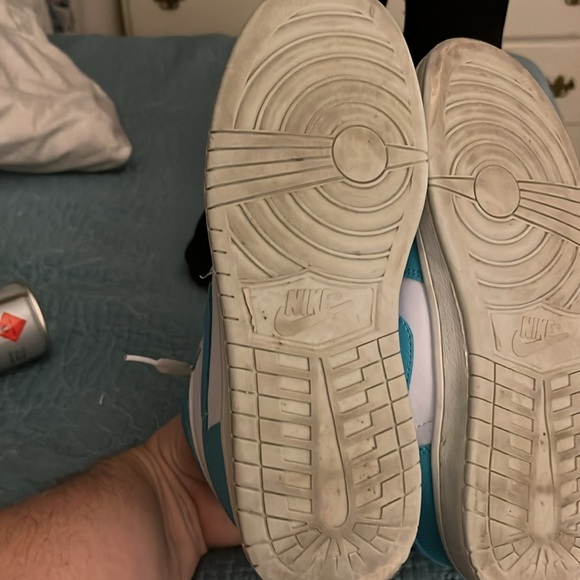 Girls Air Jordan Nikes - Picture 5 of 11